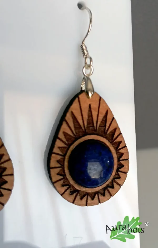 Boucles d'oreilles en bois de hêtre en forme d'avocat, gravure au laser motif avec pierre naturelle Lapis lazuli